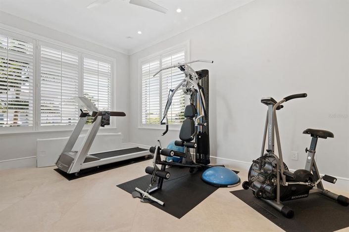 Image No.6-5 Bed Property for sale