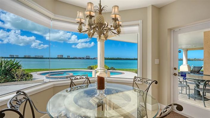 Image No.10-3 Bed Property for sale