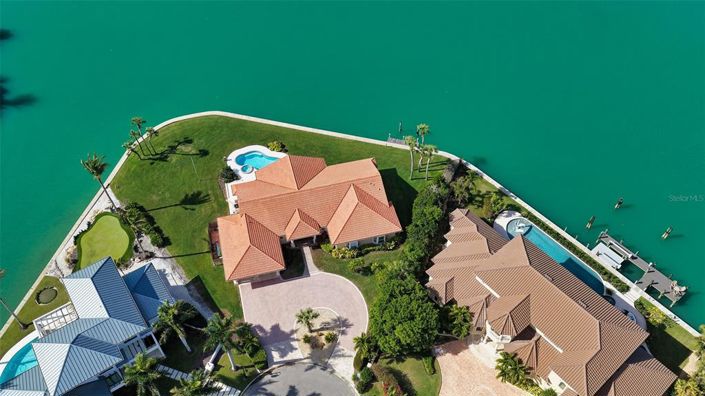 Image No.16-3 Bed Property for sale