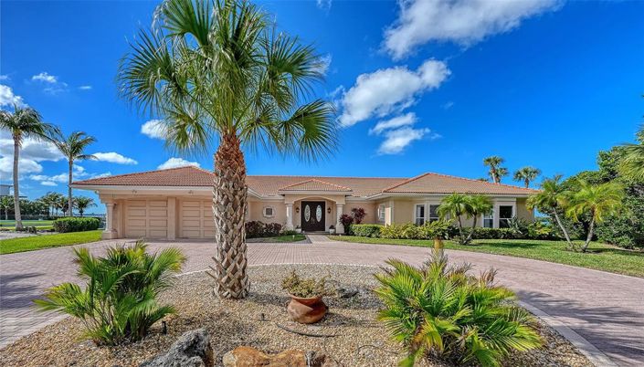 Image No.19-3 Bed Property for sale