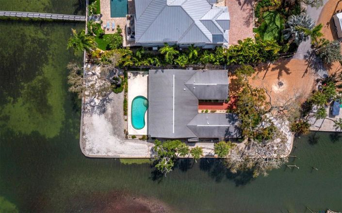 Image No.10-2 Bed Property for sale