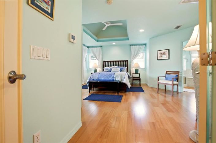 Image No.12-4 Bed Property for sale