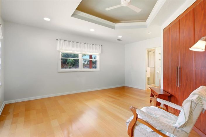 Image No.24-4 Bed Property for sale