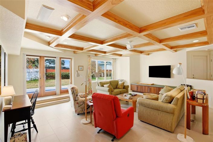 Image No.4-4 Bed Property for sale