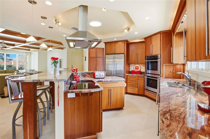 Image No.6-4 Bed Property for sale