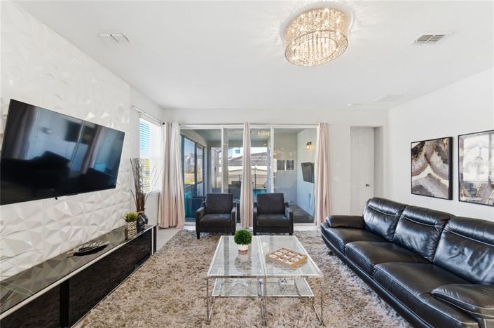 Image No.3-7 Bed Property for sale