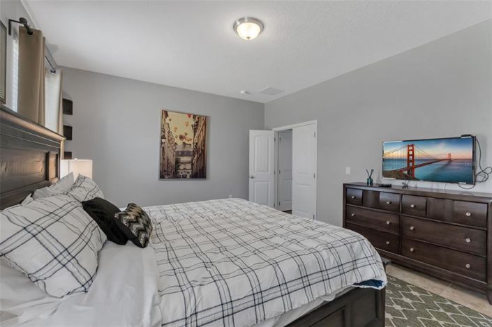 Image No.15-6 Bed Property for sale