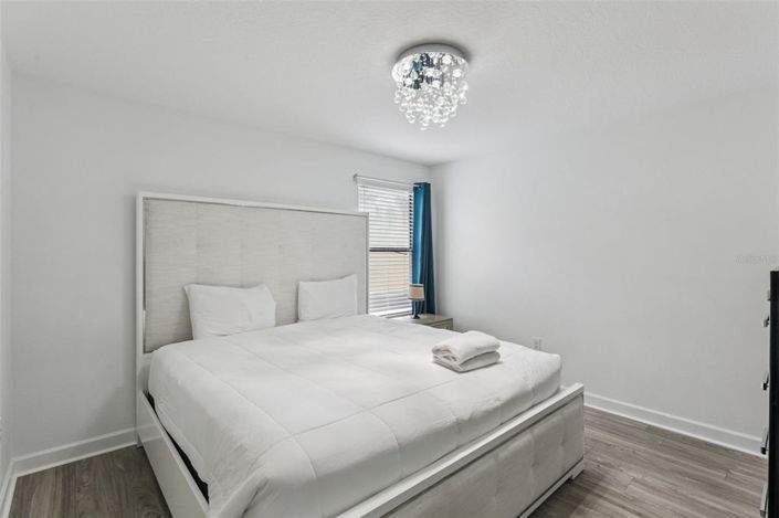 Image No.20-9 Bed Property for sale