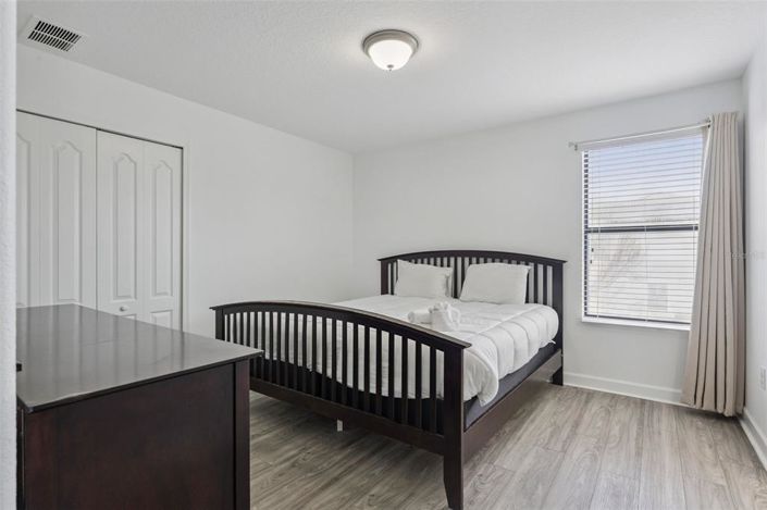 Image No.28-9 Bed Property for sale