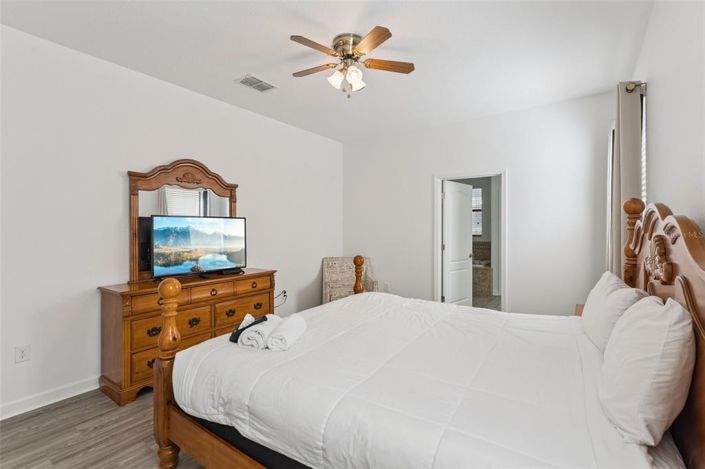 Image No.32-9 Bed Property for sale