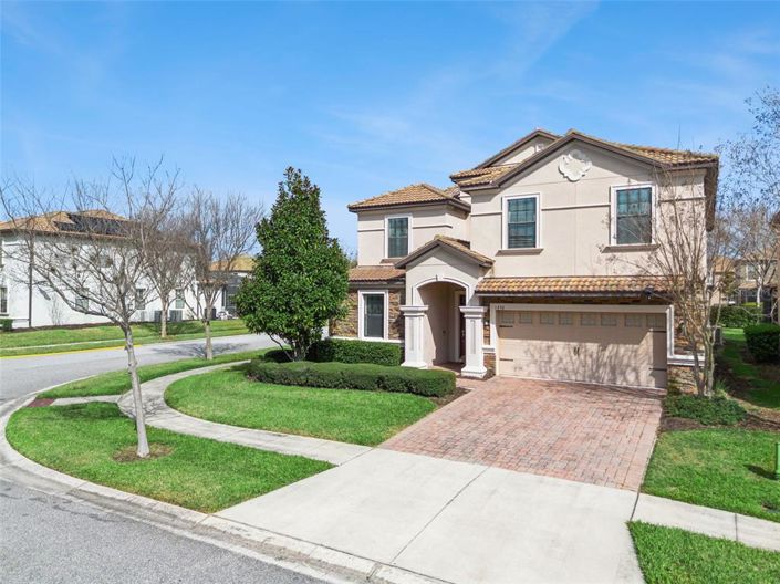 Image No.4-9 Bed Property for sale