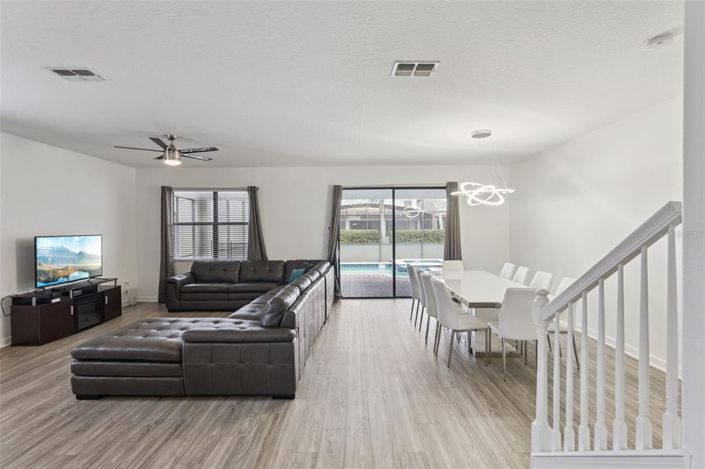 Image No.9-9 Bed Property for sale