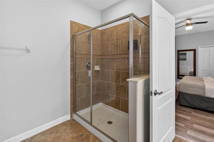 Image No.25-7 Bed Property for sale