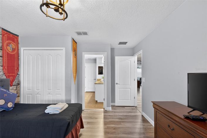 Image No.34-7 Bed Property for sale