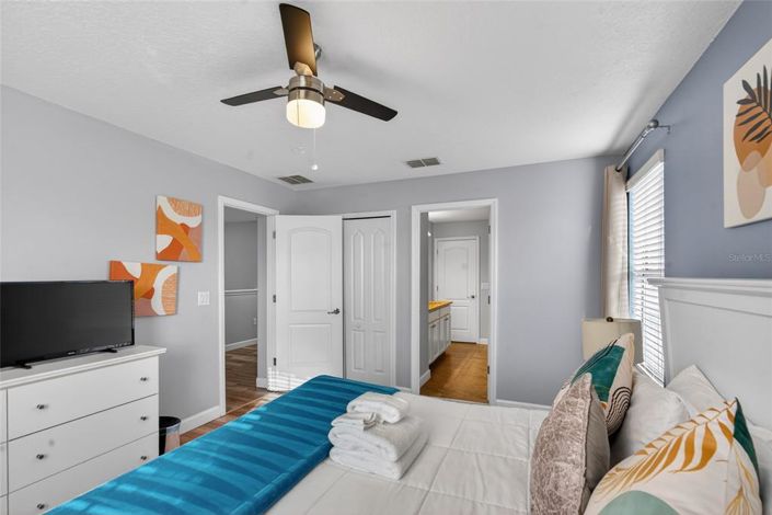 Image No.38-7 Bed Property for sale