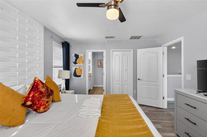 Image No.43-7 Bed Property for sale