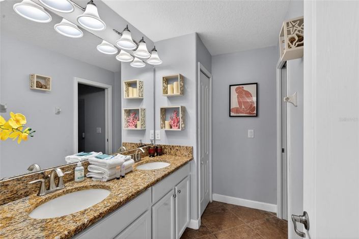 Image No.44-7 Bed Property for sale