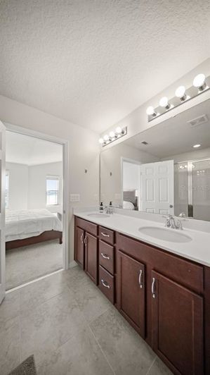 Image No.40-3 Bed Property for sale