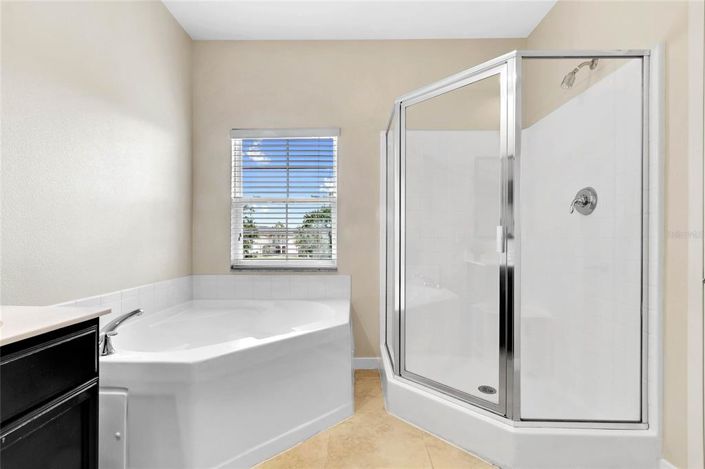 Image No.5-3 Bed Townhouse for sale