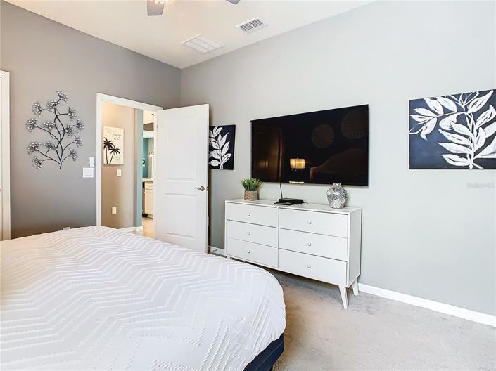 Image No.24-7 Bed Property for sale