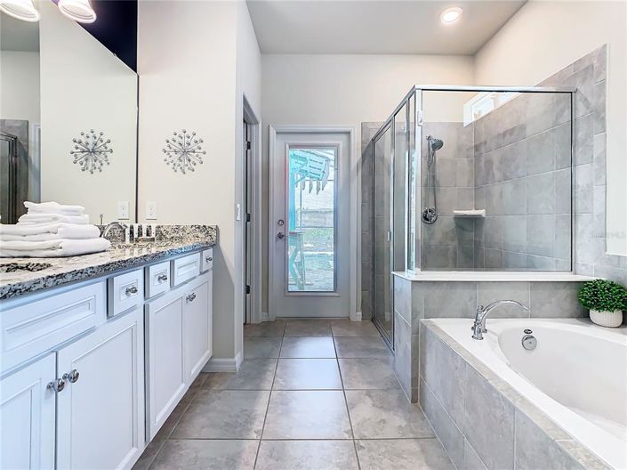 Image No.27-7 Bed Property for sale