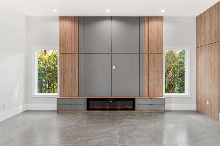 Image No.27-5 Bed Property for sale