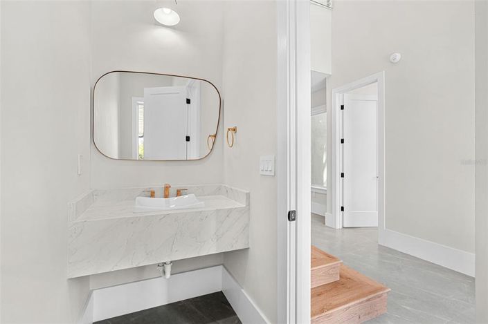 Image No.45-5 Bed Property for sale