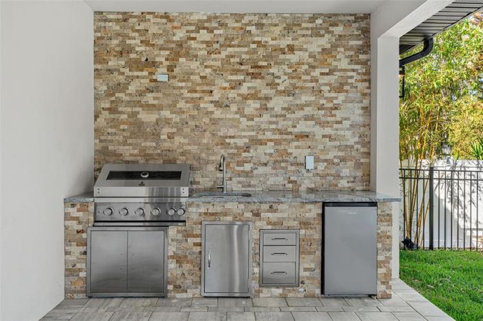 Image No.51-5 Bed Property for sale