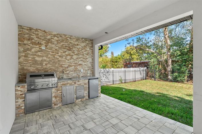 Image No.52-5 Bed Property for sale