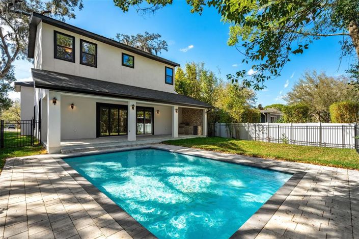 Image No.54-5 Bed Property for sale