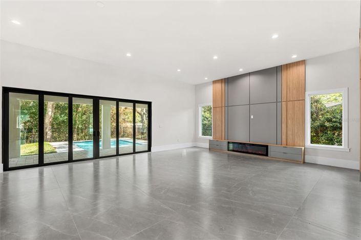 Image No.7-5 Bed Property for sale