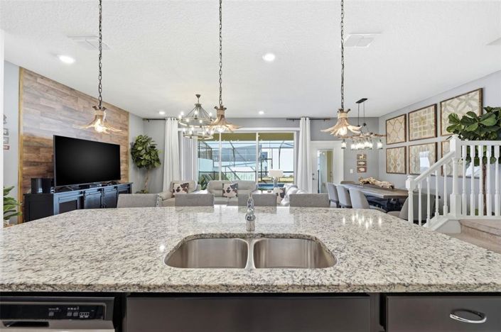 Image No.5-5 Bed Townhouse for sale