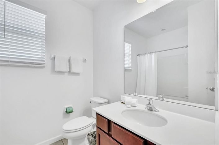 Image No.22-8 Bed Property for sale