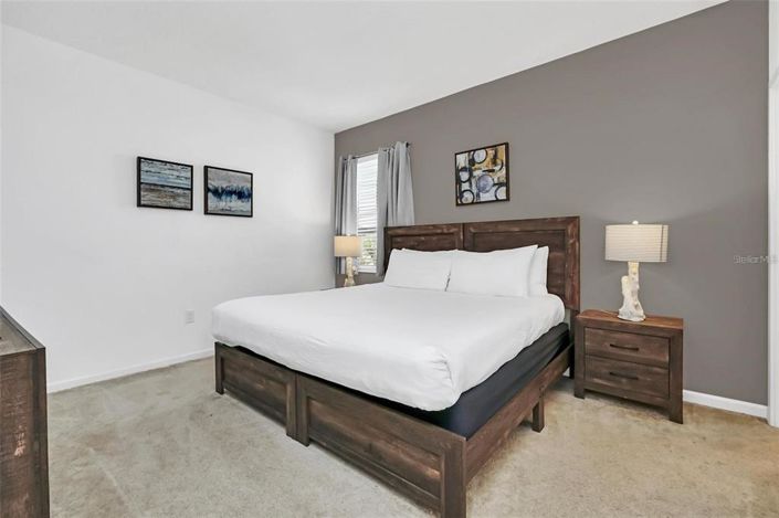 Image No.26-8 Bed Property for sale