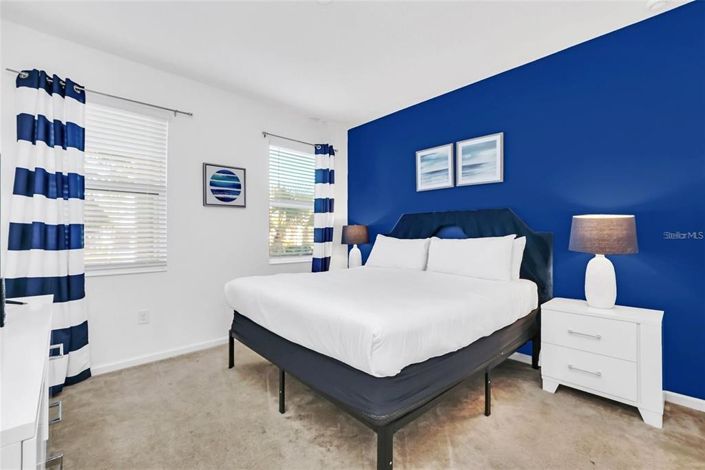 Image No.29-8 Bed Property for sale