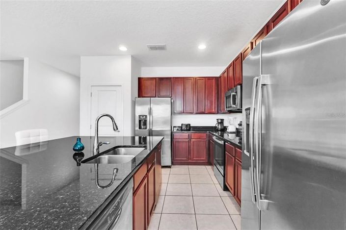 Image No.7-8 Bed Property for sale