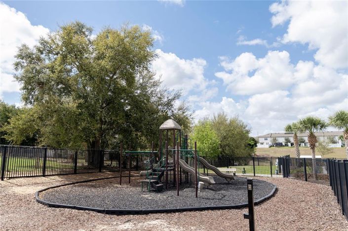 Image No.37-3 Bed Townhouse for sale