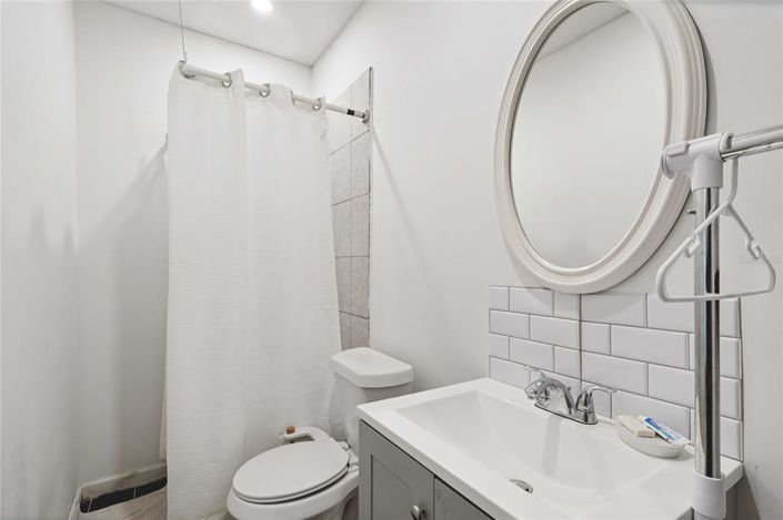 Image No.17-4 Bed Property for sale