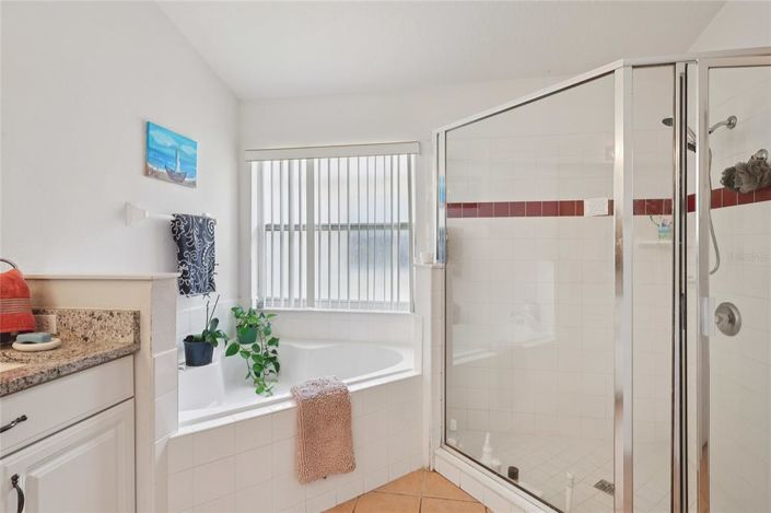 Image No.32-4 Bed Property for sale