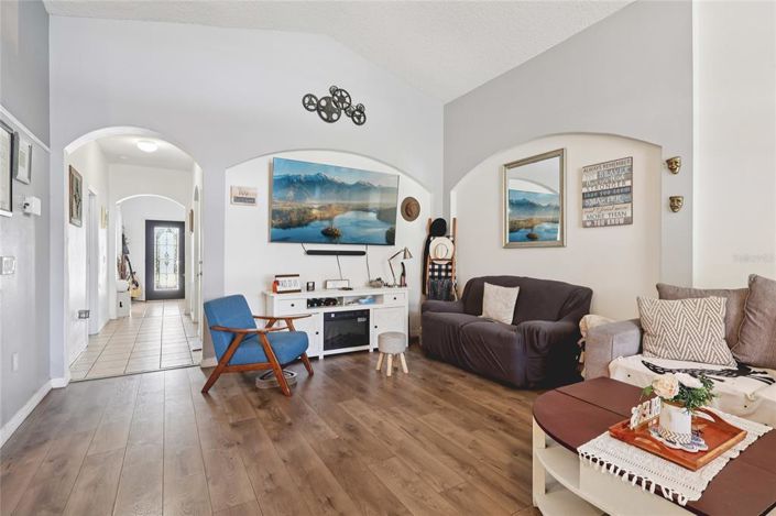 Image No.8-4 Bed Property for sale