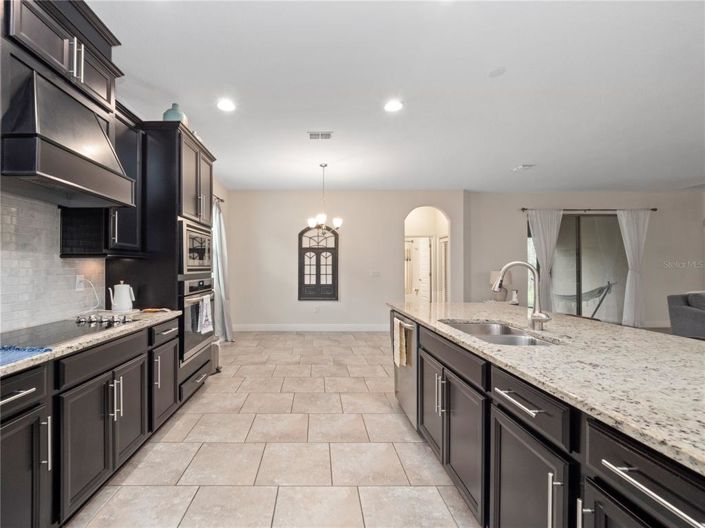 Image No.10-4 Bed Property for sale