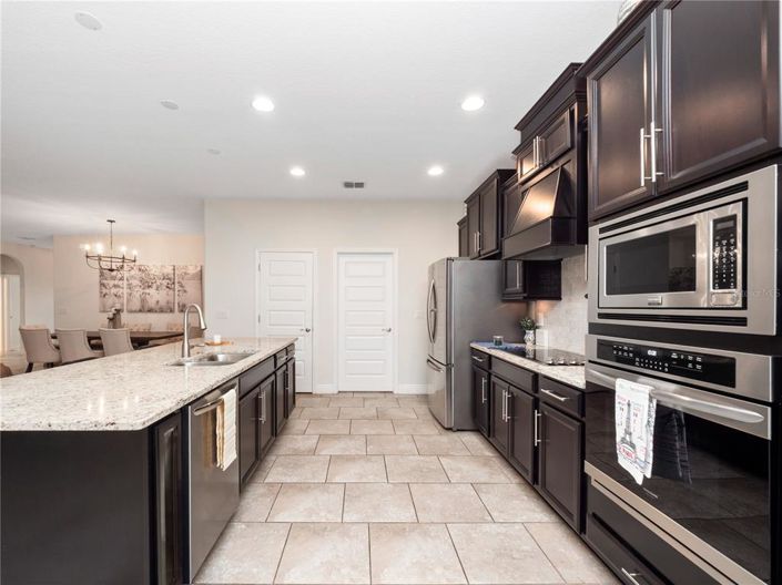 Image No.12-4 Bed Property for sale