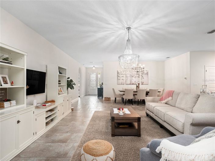 Image No.4-4 Bed Property for sale