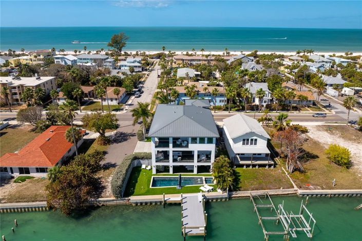 Image No.10-5 Bed Property for sale