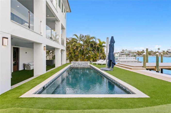 Image No.15-5 Bed Property for sale