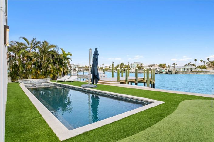 Image No.16-5 Bed Property for sale