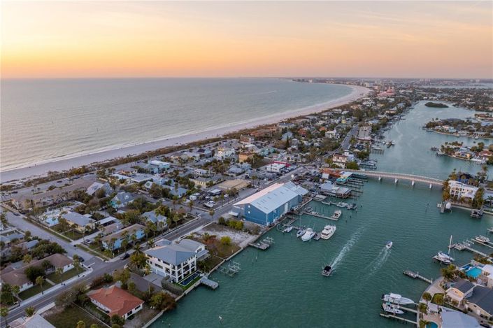 Image No.24-5 Bed Property for sale