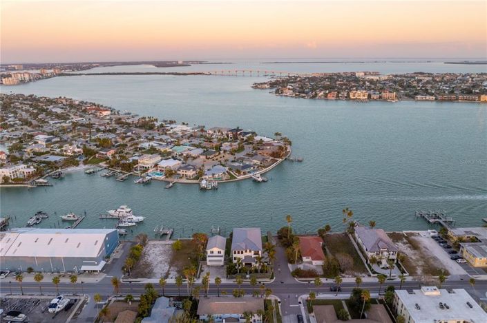 Image No.25-5 Bed Property for sale