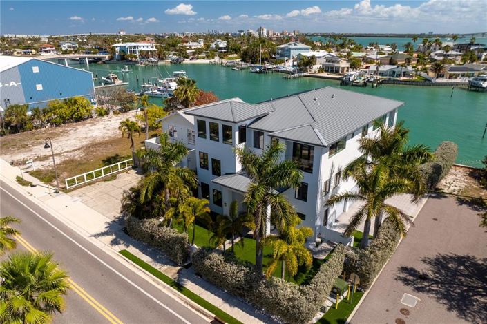 Image No.30-5 Bed Property for sale