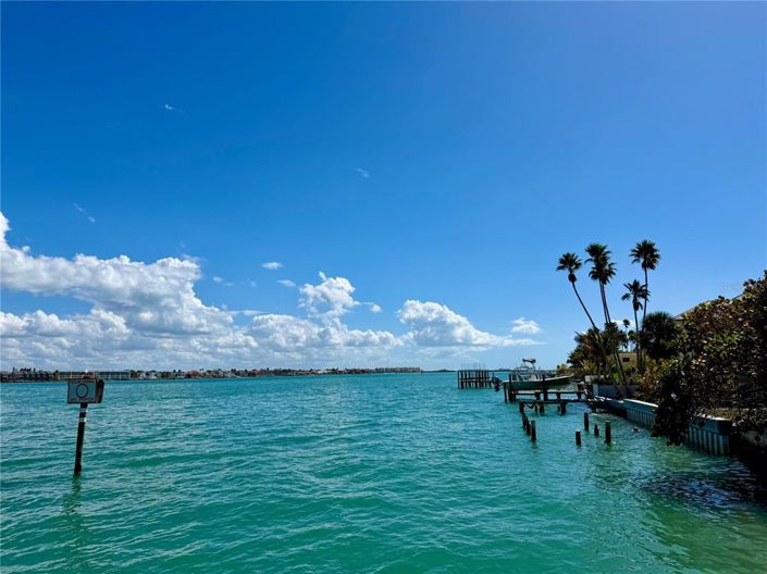 Image No.36-5 Bed Property for sale